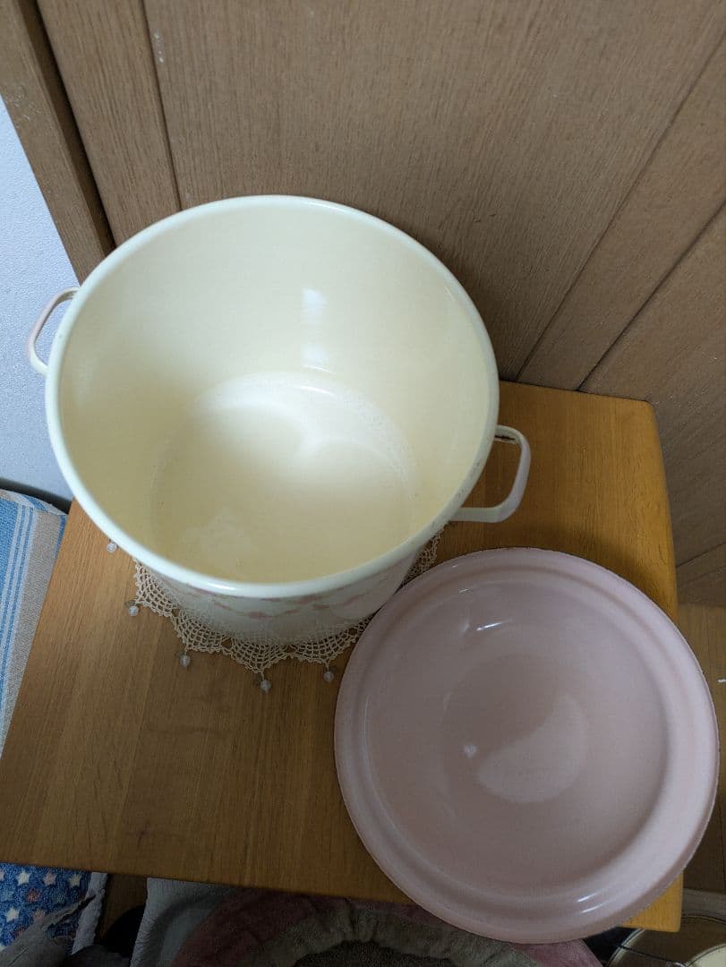 イマン ピュアローズ ホーロー缶
