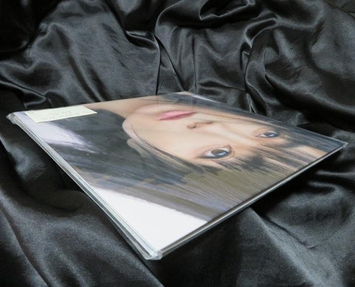 初恋 （完全生産限定アナログ盤）　宇多田ヒカル　新品 シリアルナンバー入り