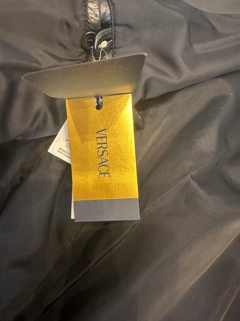 ヴェルサーチVERSACE ベルテッドレザーコート