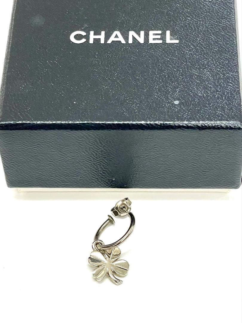 正規品CHANELクローバーモチーフスウィングピアス片方