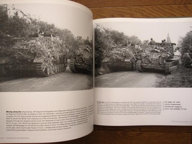 洋書 Kampfraum Arnheim: A Photo Study of