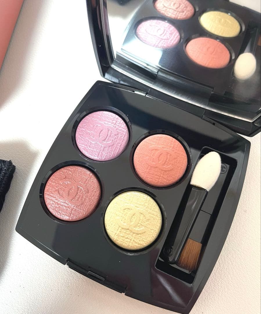 新品　CHANEL シャネル レキャトルオンブル 68 デリス