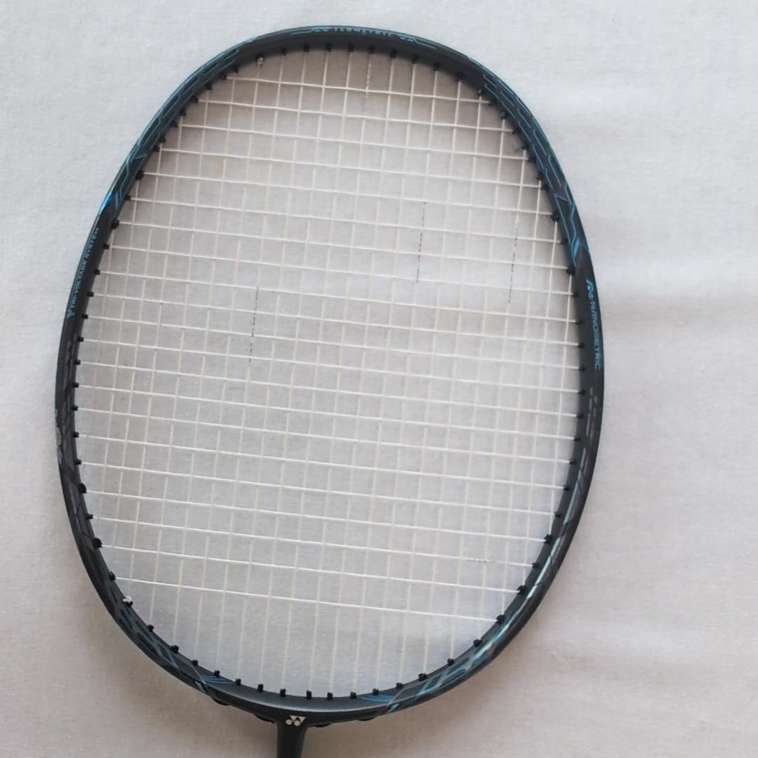 ヨネックス バドミントンラケット　ボルトリックＺフォース2 4UG5 33A