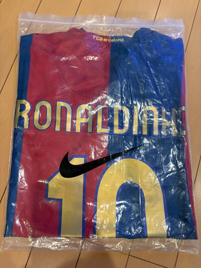 新品❗️未使用❗️FC Barcelona RONALDINHO 10番レプリカユニ