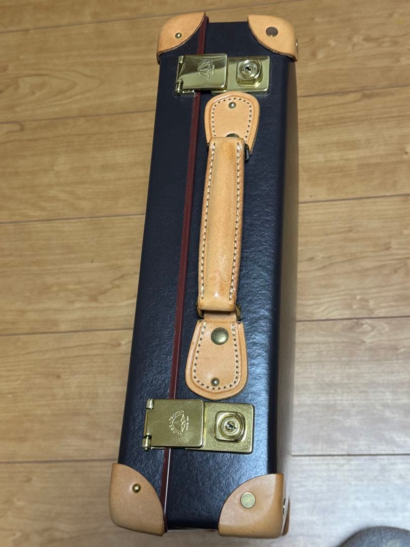 GLOBETROTTER 1897グローブトロッター スリムアタッシュ 紺