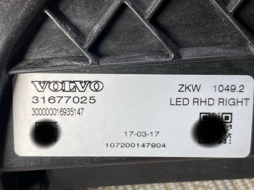 VOLVO ボルボ V40 MB系後期 純正 右 ヘッドライト 31677025