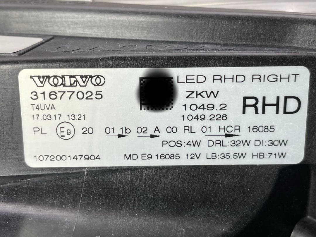 VOLVO ボルボ V40 MB系後期 純正 右 ヘッドライト 31677025