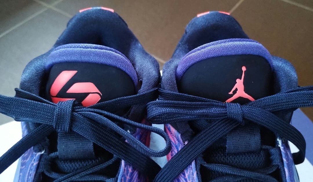 ひ*ん様 NIKE　ルカ 3 ジュニア バスケットボールシューズ２２,５cm