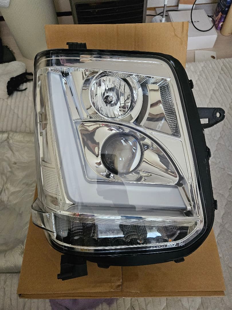 エブリイDA17W REIZ ヘッドライト 左右セット　HID用　美品