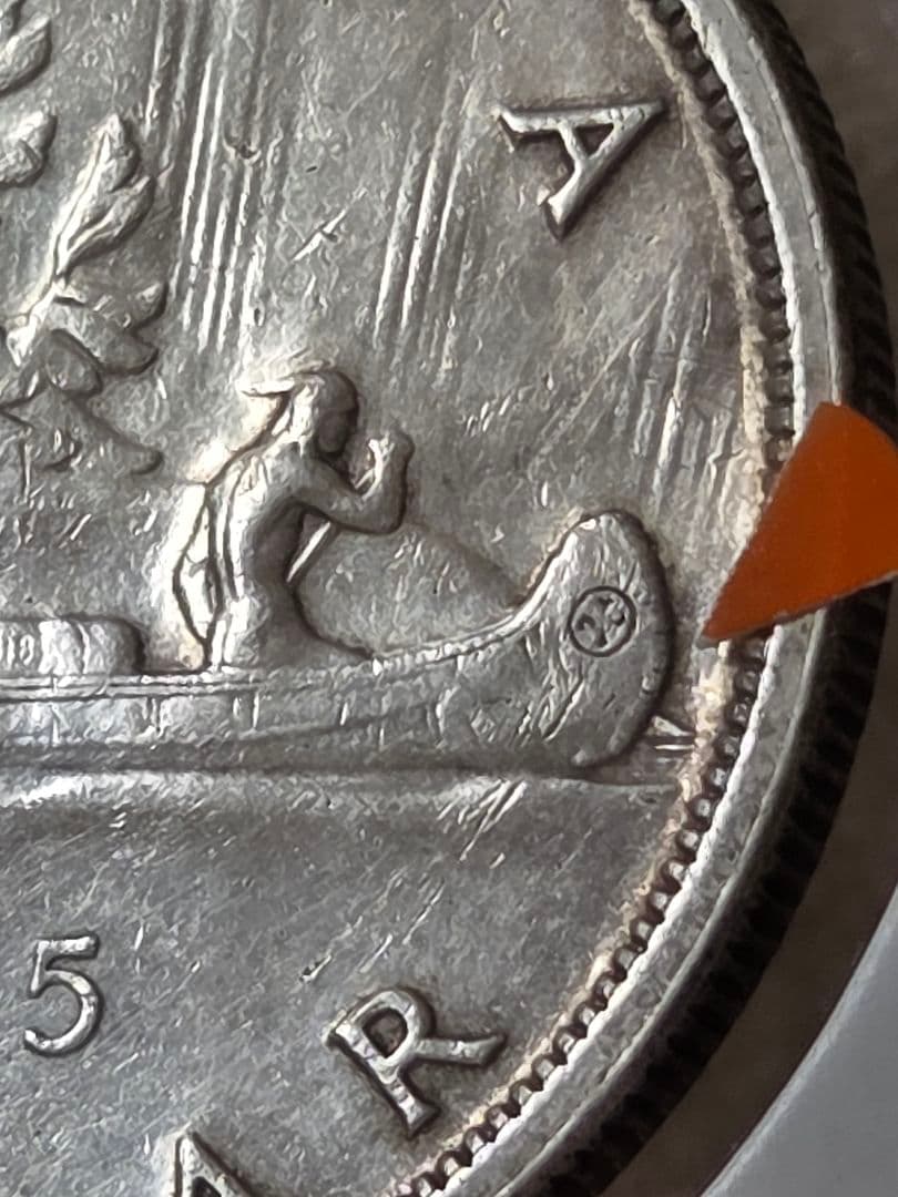 (稀少なバラエティ)　カナダ連邦　エリザベス2世　1 ドル銀貨　1957