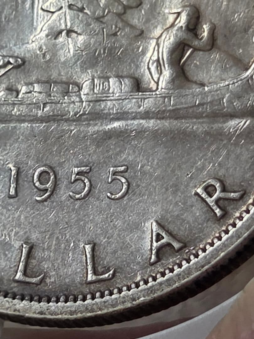 (稀少なバラエティ)　カナダ連邦　エリザベス2世　1 ドル銀貨　1957
