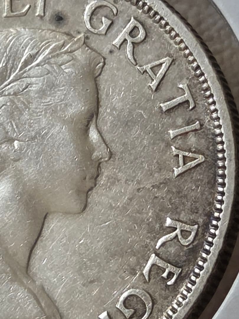 (稀少なバラエティ)　カナダ連邦　エリザベス2世　1 ドル銀貨　1957