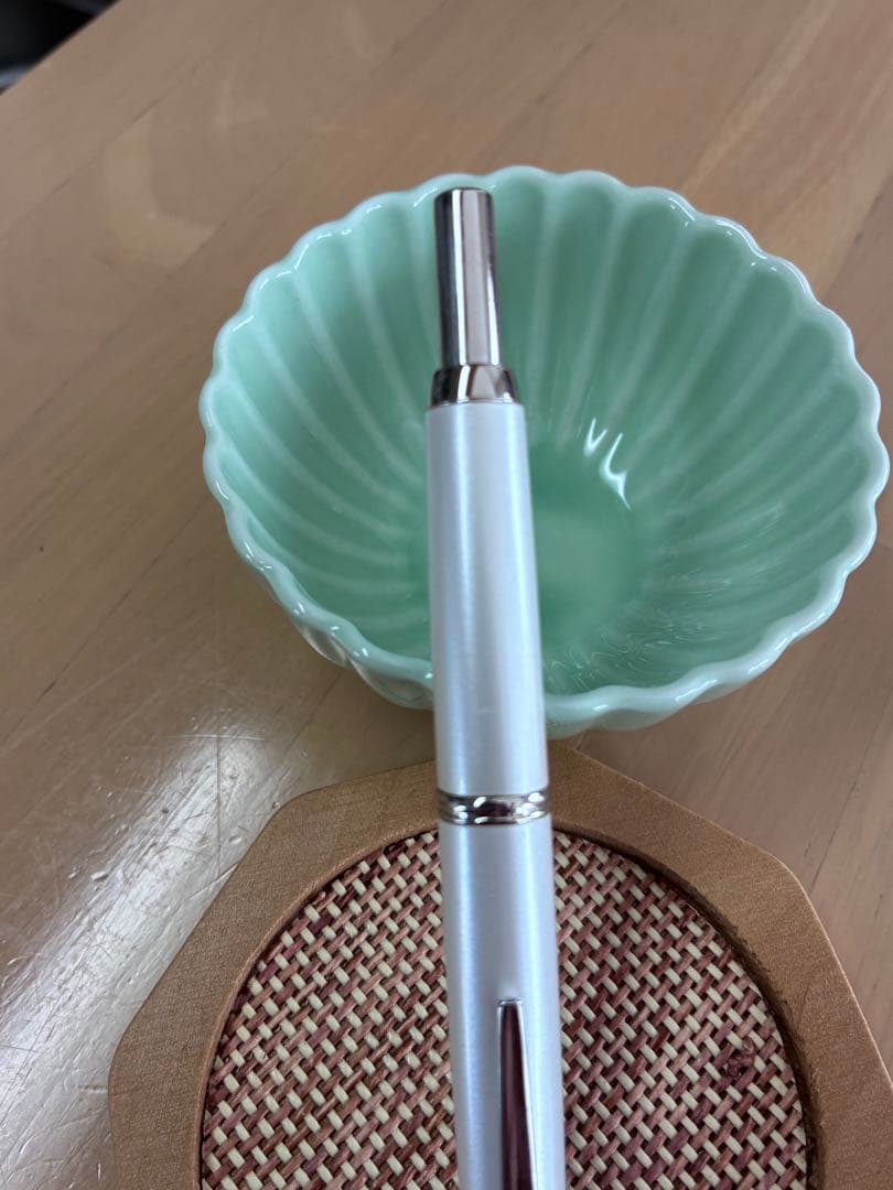 パイロット 万年筆 キャップレスデシモ ペン先 M ホワイト 18K 750