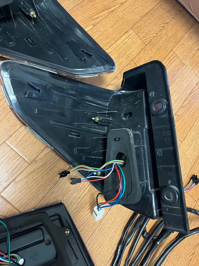 ヴァレンティ テールランプ シーケンシャル 20 アルファード ヴェルファイア