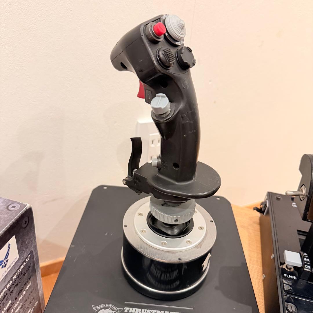 THRUSTMASTER HOTAS WARTHOGフライトシミュレータ 現状品