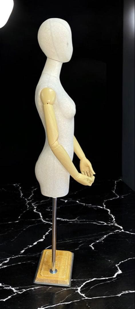 頭部と可動式の腕付きのレアな女性トルソー　マネキン　スチール台座で安定感抜群！