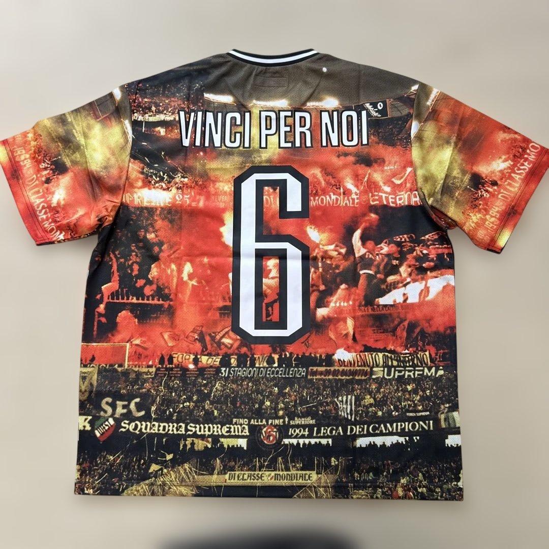 ウェア Supreme Vinci Per Noi Soccer Jersey M