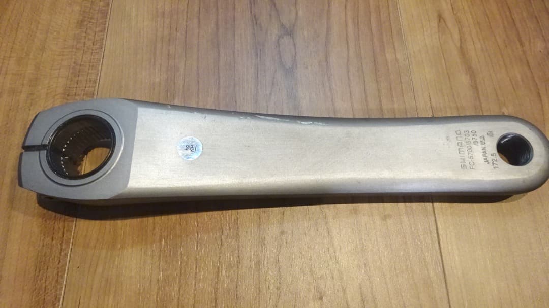 シマノ 105 FC-5700（インナーチェーンリングなし）、SM-BB5700