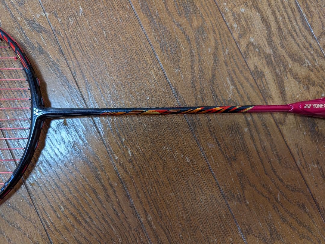 YONEX バドミントンラケット レッド ブラック