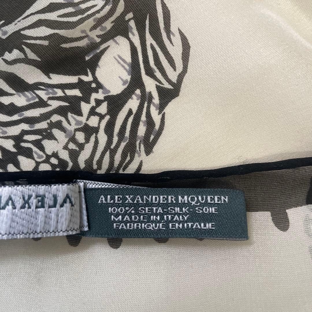 ALEXANDER MCQUEEN 大判シルクスカーフ 約 130×130