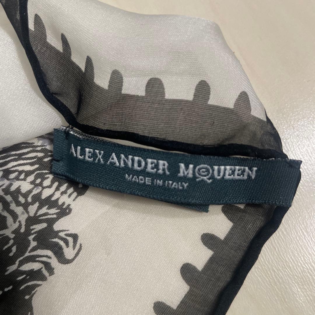 ALEXANDER MCQUEEN 大判シルクスカーフ 約 130×130