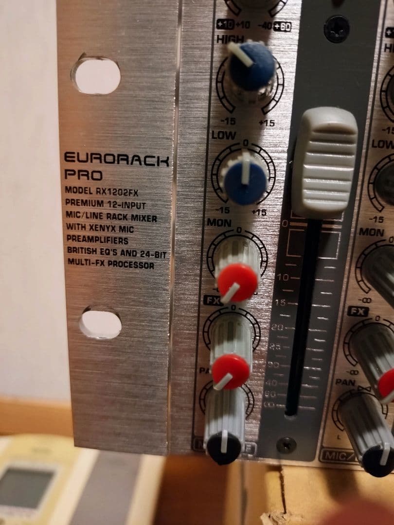 く*５様 Behringer　アナログミキサー　RX 1202FX