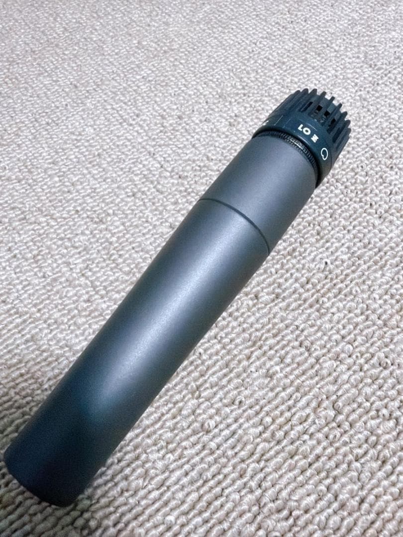 美品　SHURE SM57 ダイナミックマイク ブラック　ケーブル付き