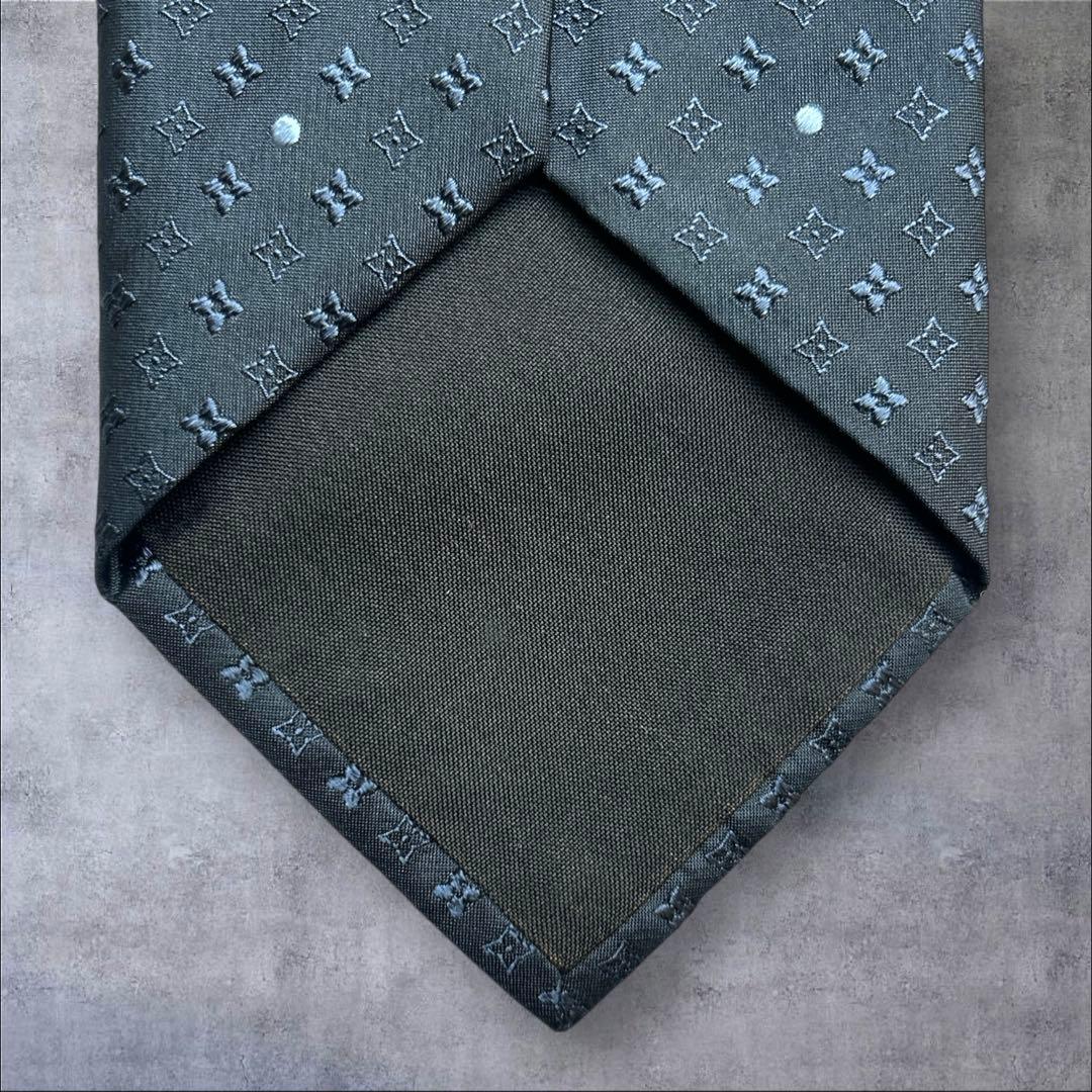 美品　LOUIS VUITTON ネクタイ　モノグラム　ネイビー　クリーニング済