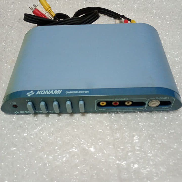 コナミ　ゲームセレクター RU003 ＋任天堂ファミコン純正アダプタ　通電確認済