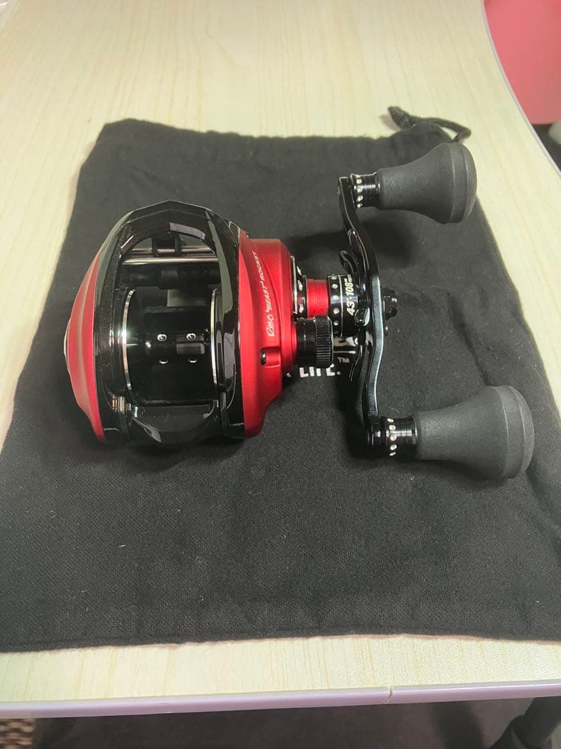 Abu Garcia レボビーストロケット 右巻き