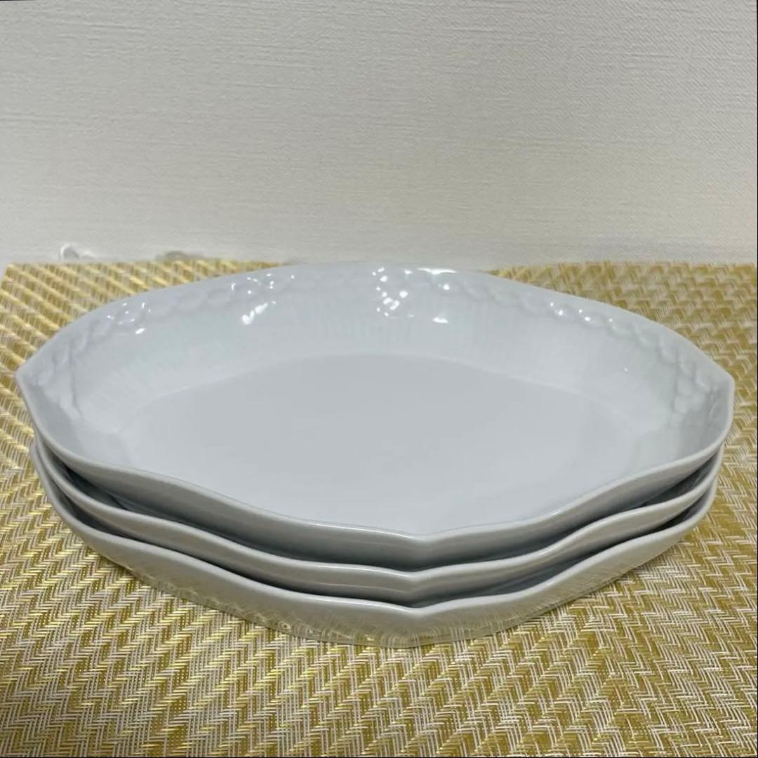 ロイヤルコペンハーゲン　ホワイトフルーテッド　オーバルディッシュ菱形プレート3枚