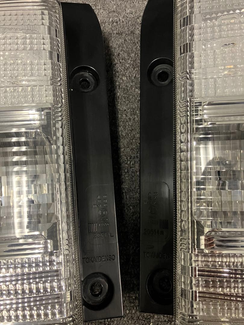 L575S ムーヴコンテ カスタム 後期 純正テールライト 左右 LED