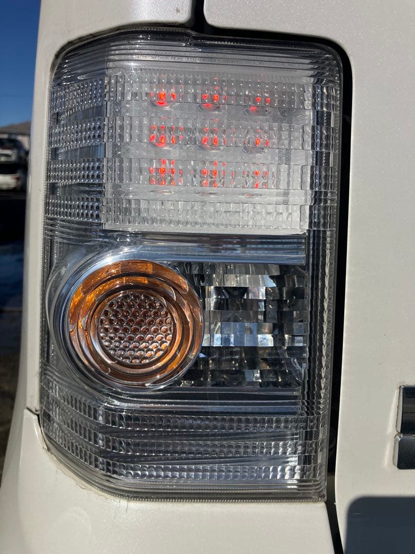 L575S ムーヴコンテ カスタム 後期 純正テールライト 左右 LED