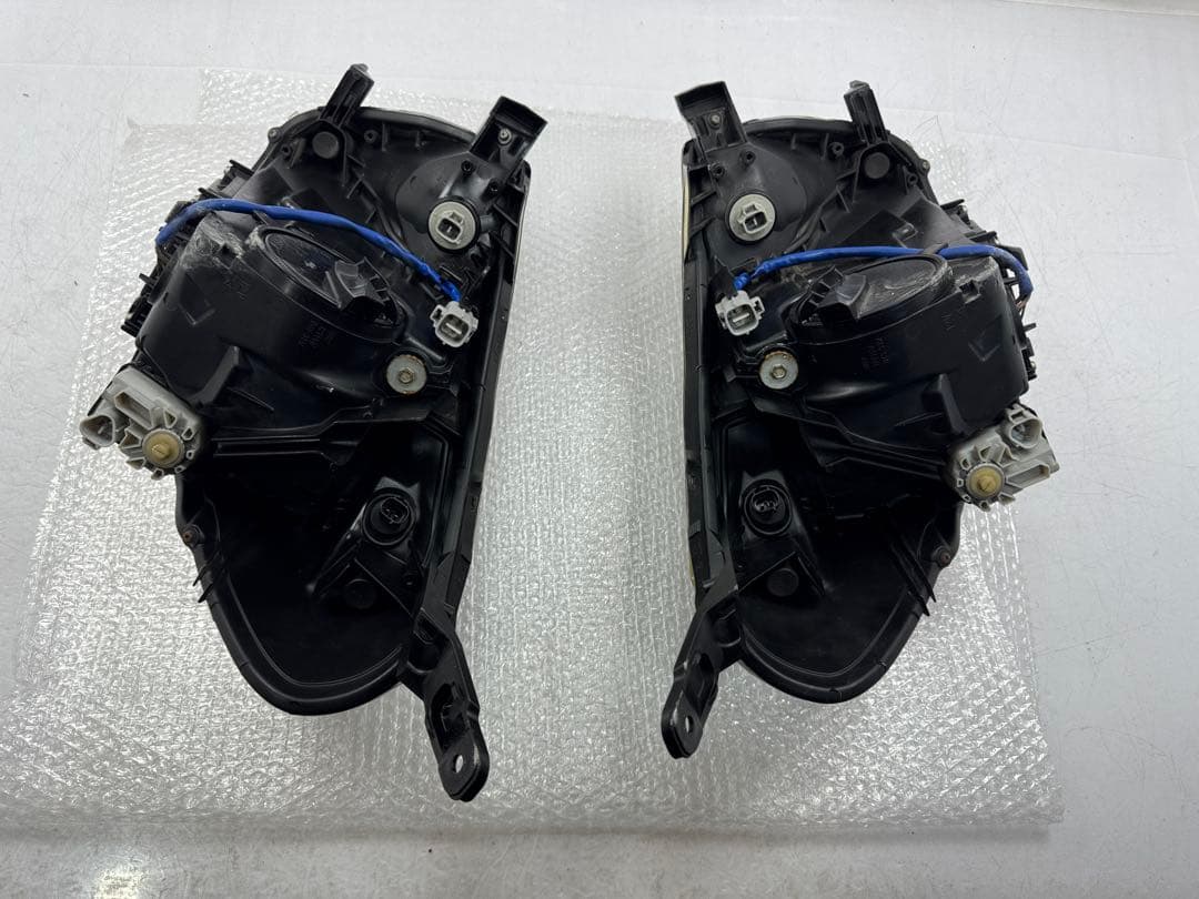 IQ KGJ10/NGJ10 後期 HIDバラスト全付き（左右セット） 品番