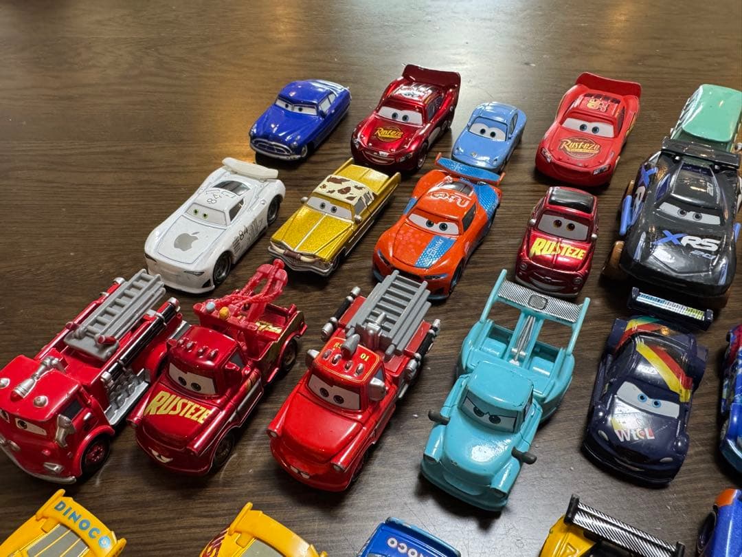 カーズ トミカ ミニカー 42台 まとめ売り Cars Tomica