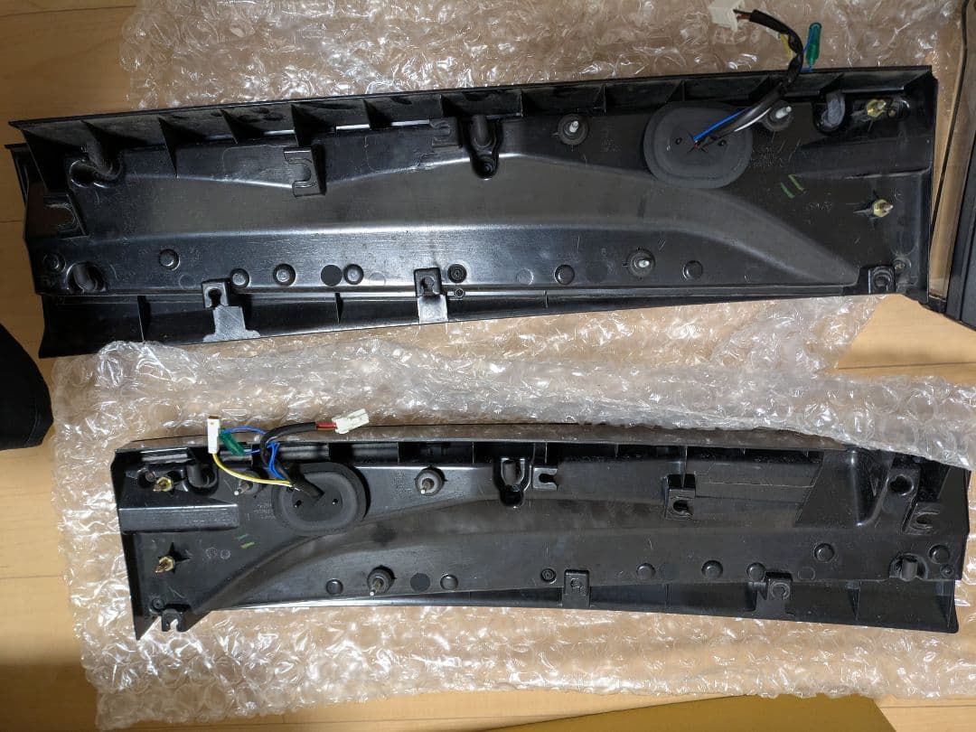 ジャンク品　 90系　ノア　ヴォクシー　インテックテールランプ