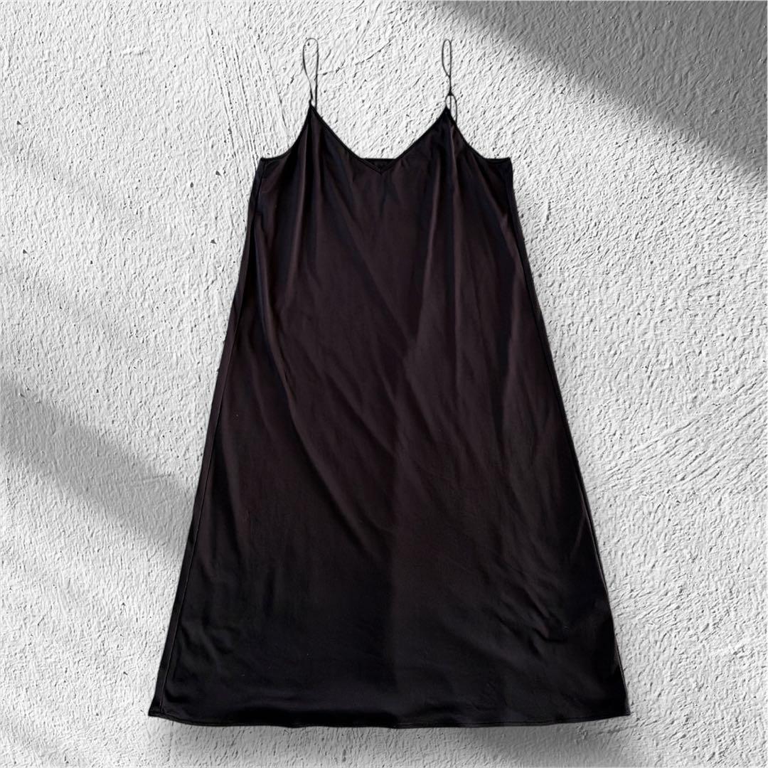 2【美品】ETRE TOKYO シアーサイドプリーツワンピース　黒
