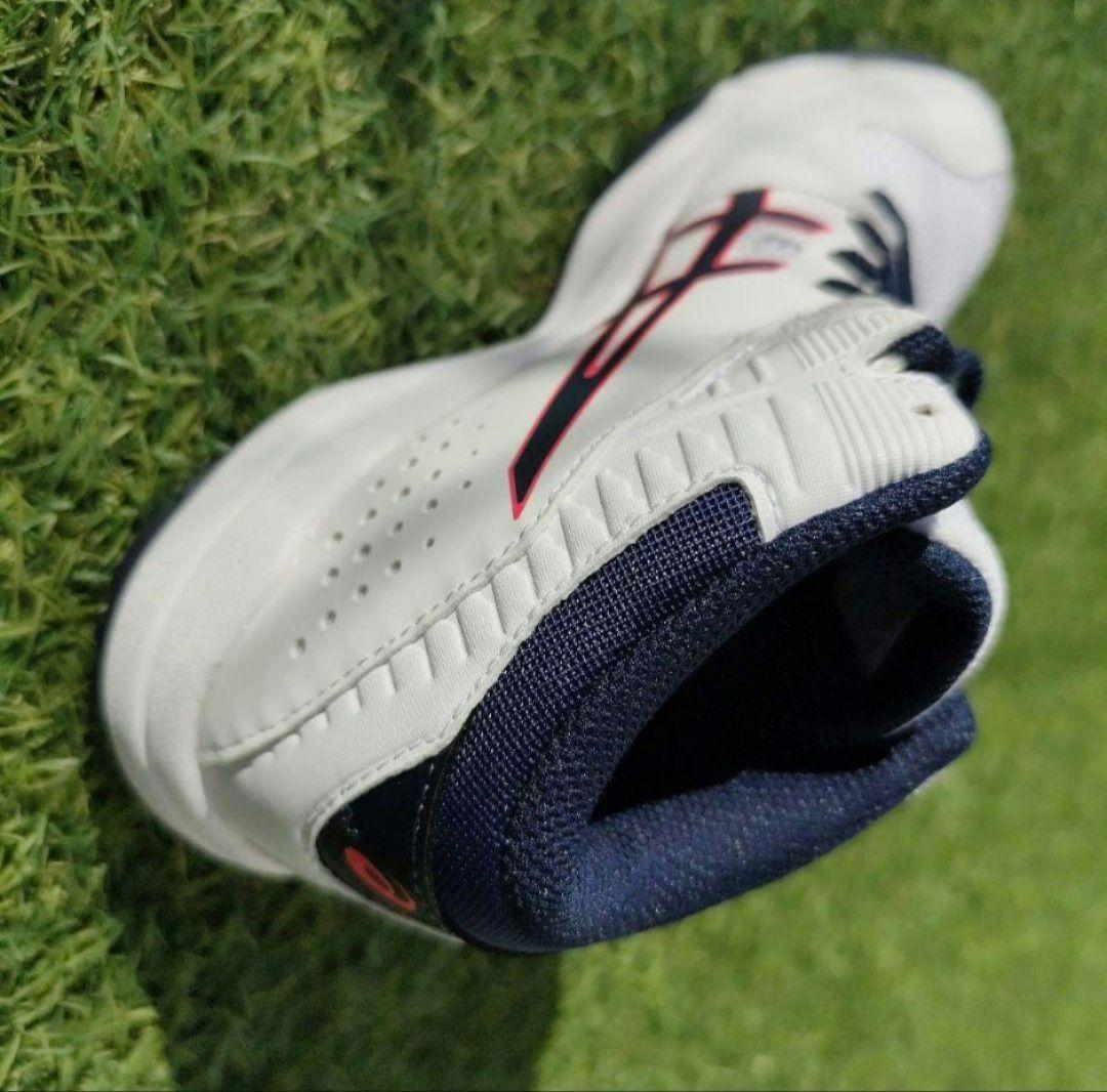 asics ジュニアバスケットシューズ23.5cm