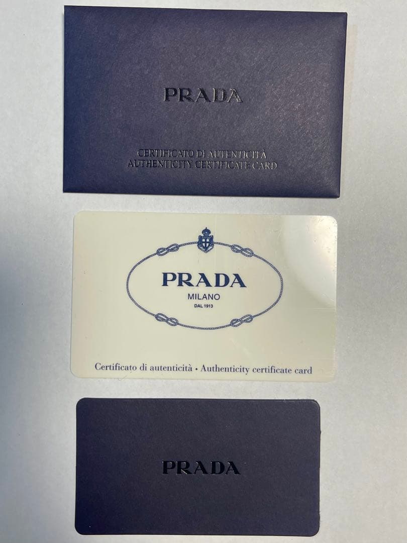 PRADA ブラック ナイロン 6連キーケース　ジッパータイプ　中古品