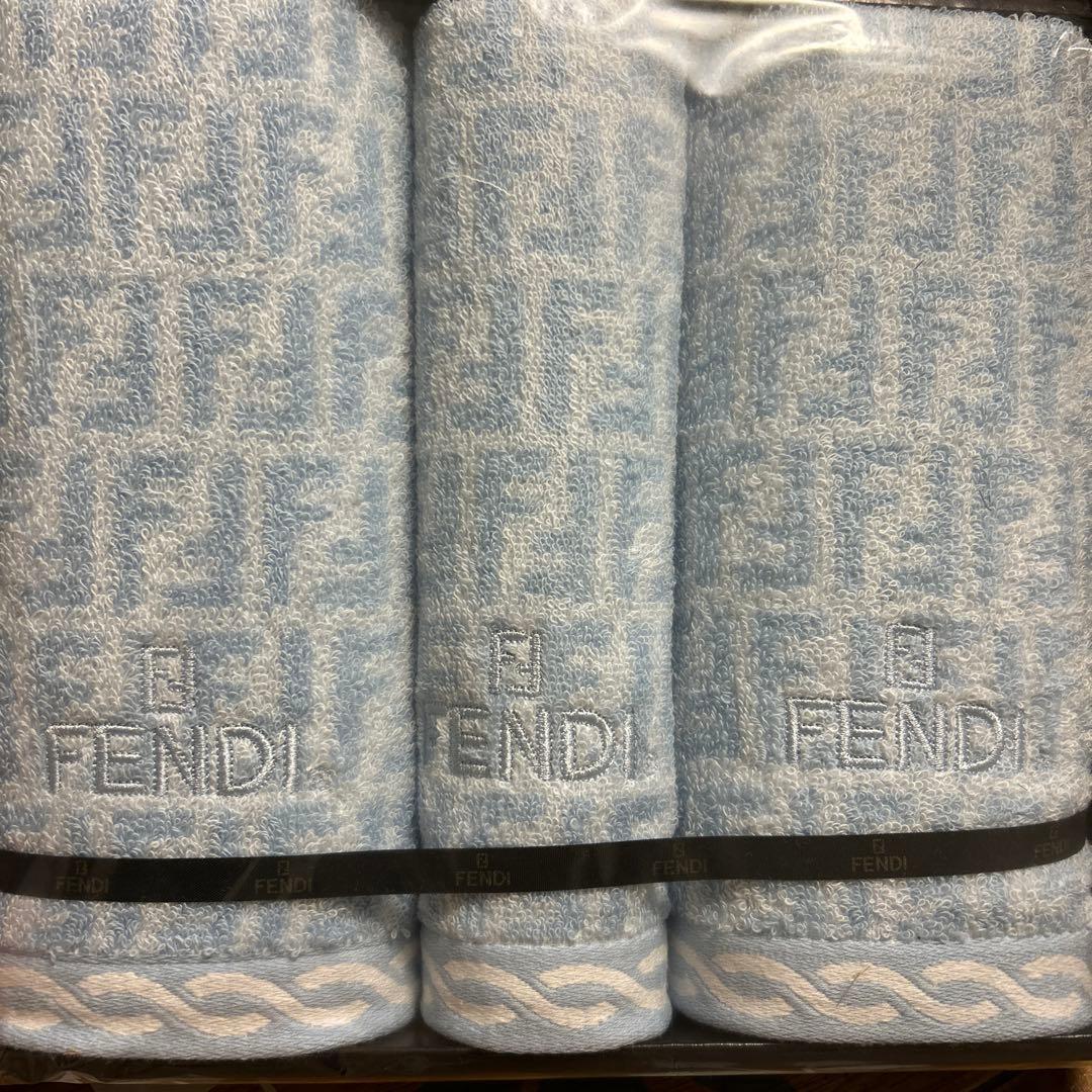 FENDI フェンディ「ズッカ柄」タオルセット 水色 3枚入り