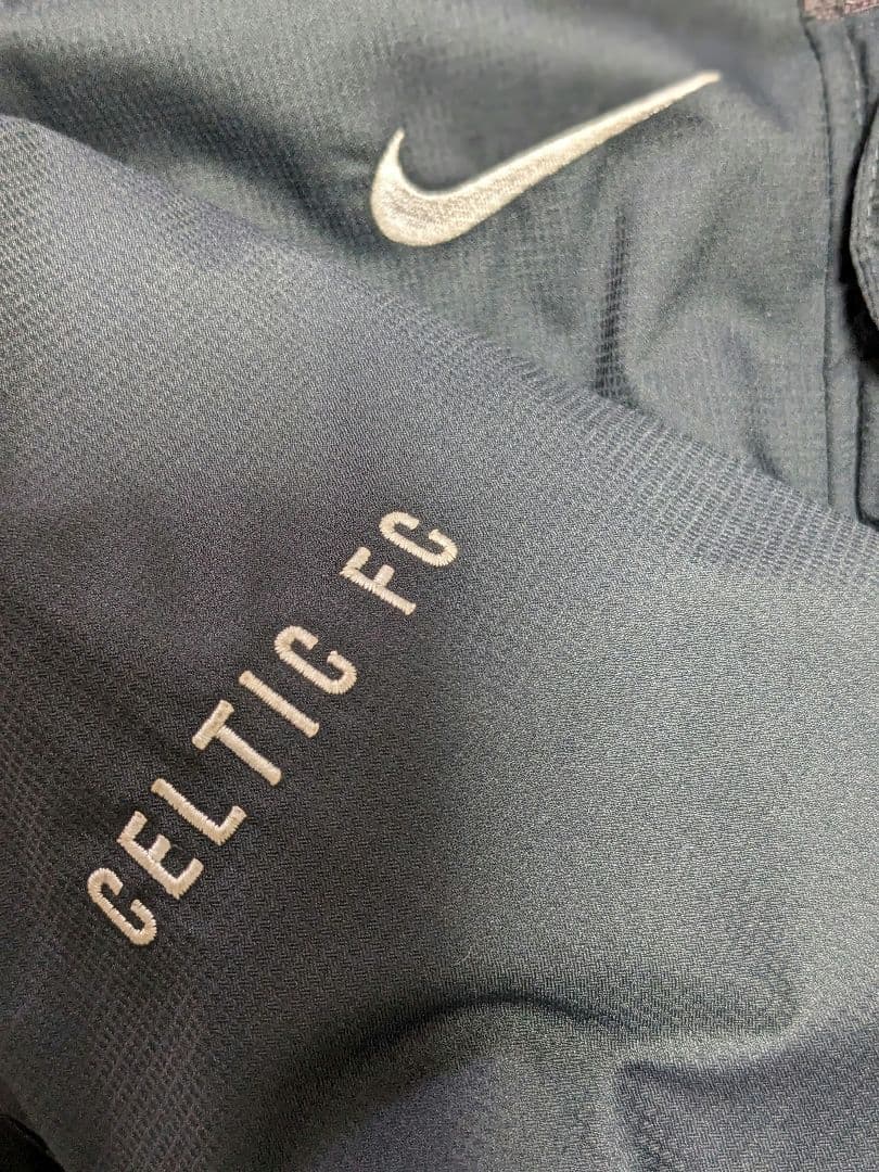 NIKE セルティックFC 裏起毛フード付ナイロンジャンパー　 キッズLサイズ