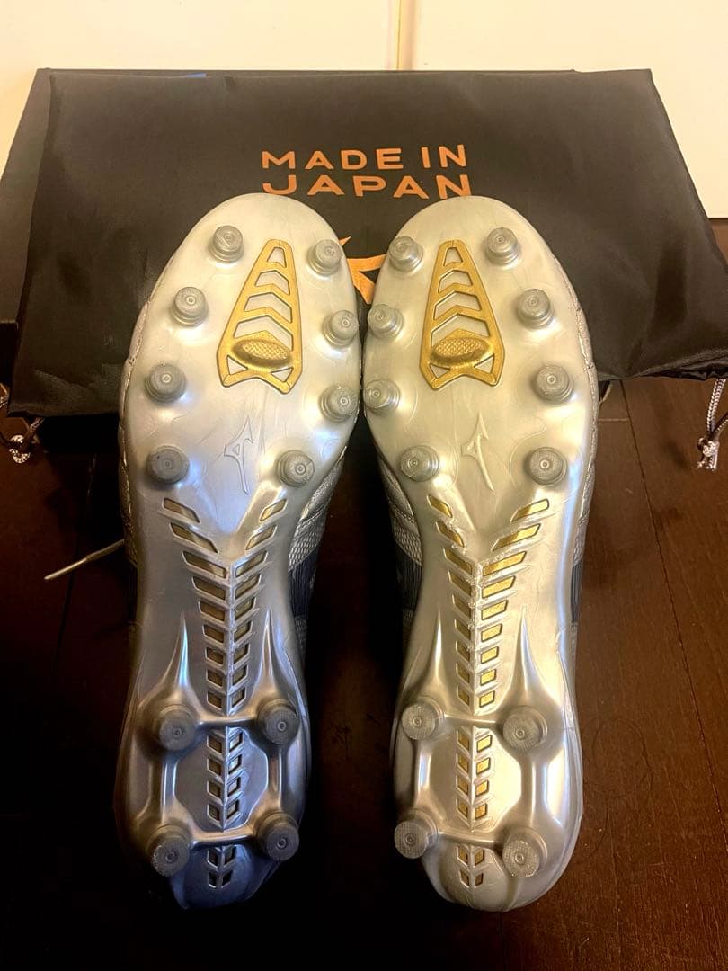 【美品】Mizuno Morelia Neo4β サッカーシューズ シルバー