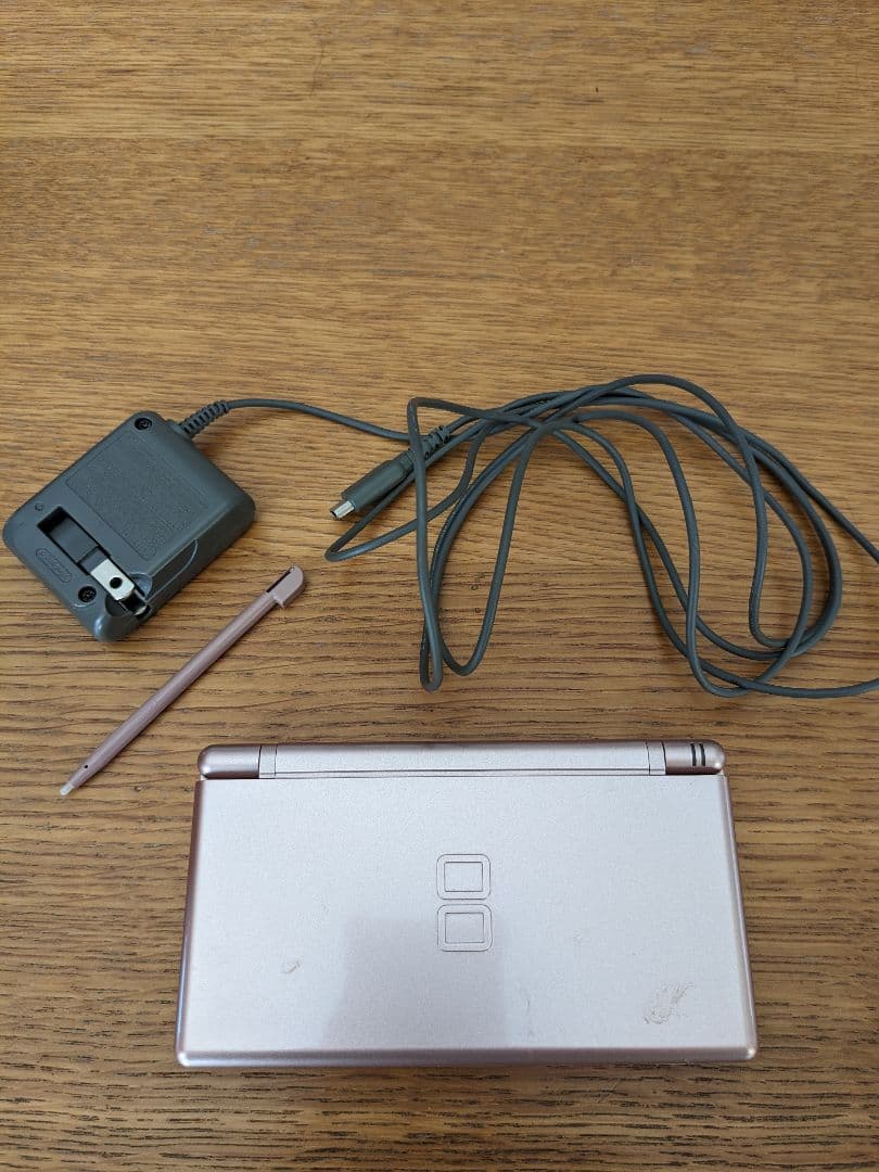 【セット売りのみ】ニンテンドーDS lite メタリックロゼ　ソフト付き