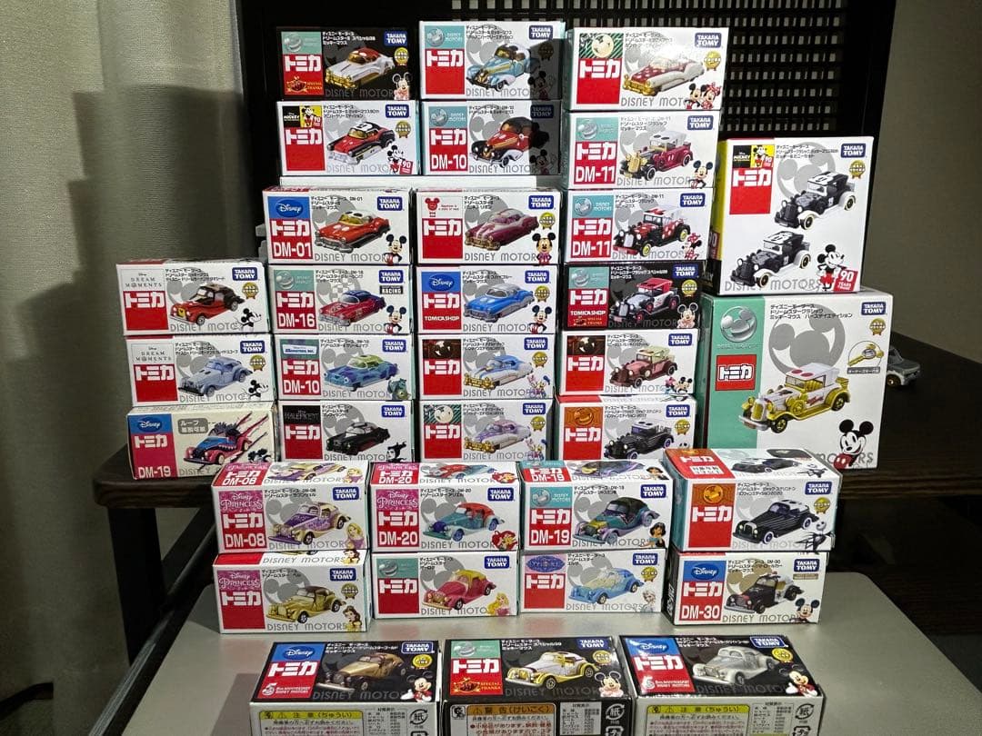 トミカ　ドリームスター、Ⅱ、Ⅲ、クラシック　３５台セット　ディズニーモータース