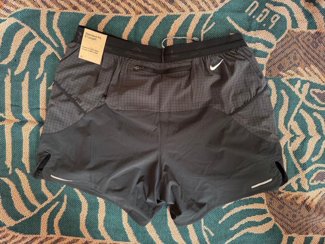 ナイキランニングパンツ Lサイズ 新品
