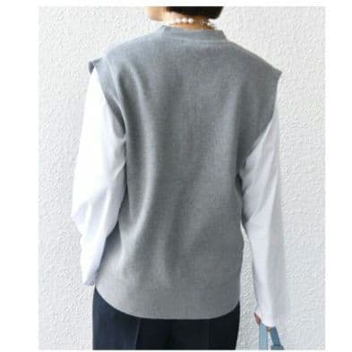 新品タグ付 SHIPS シップス ワンポイント刺繍 Vネック ベスト 25SS