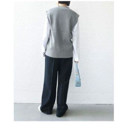 新品タグ付 SHIPS シップス ワンポイント刺繍 Vネック ベスト 25SS