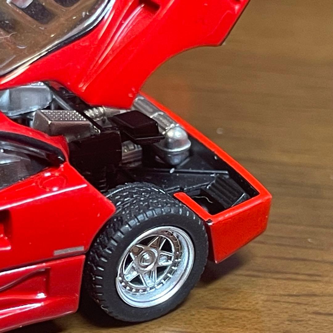 トミカリミテッドヴィンテージネオ　フェラーリ　F40 後期型？　訳あり