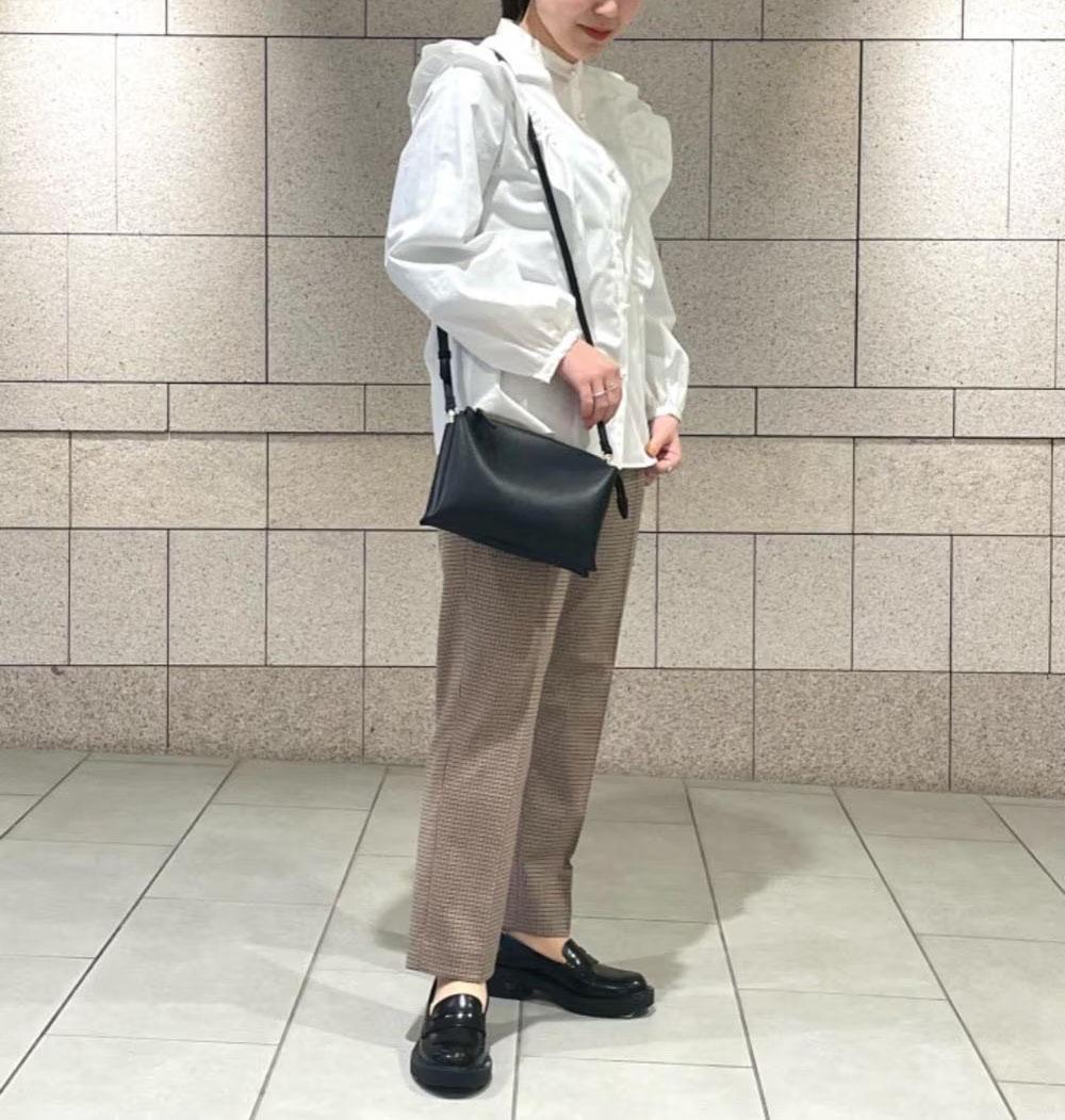 美品 ユナイテッドアローズ TOKYO 2万円 フリルブラウス ホワイト 358