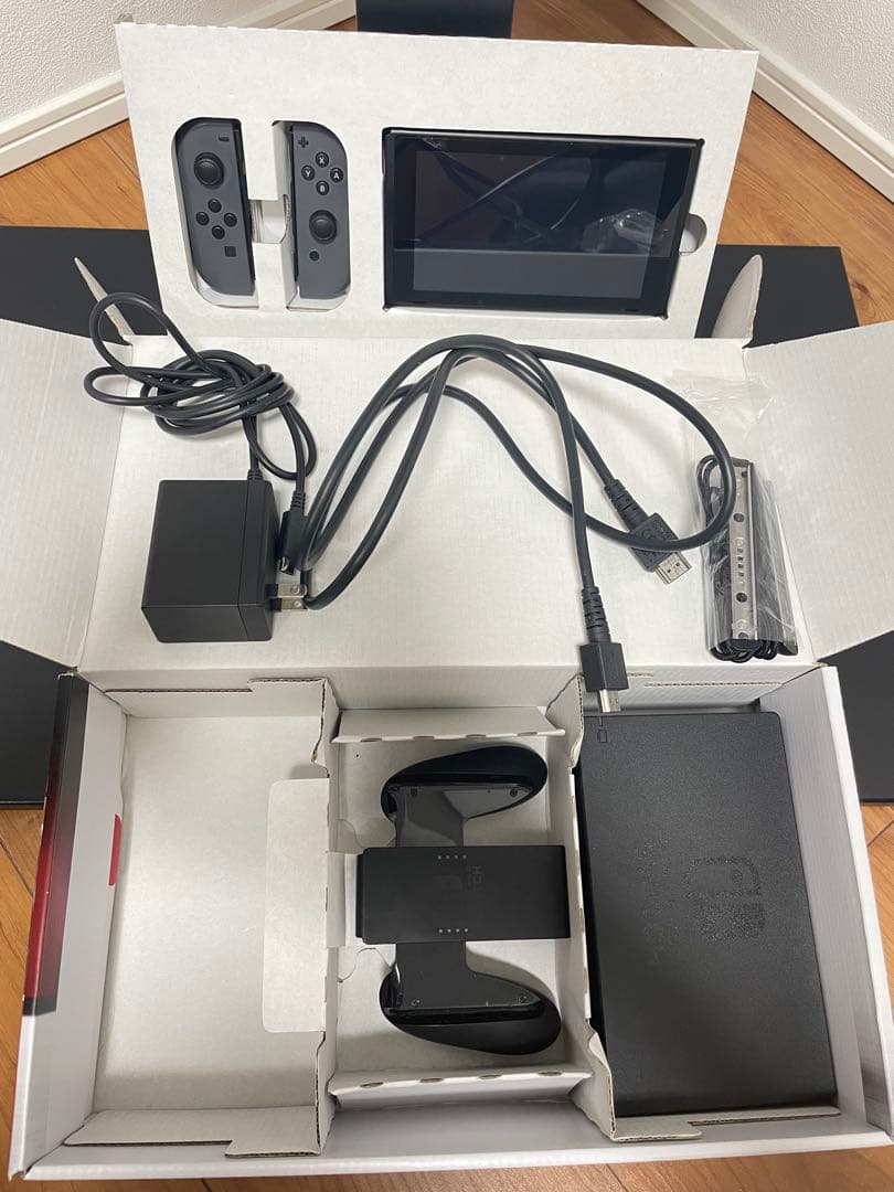 ニンテンドースイッチ グレー+付属ソフト❶❷